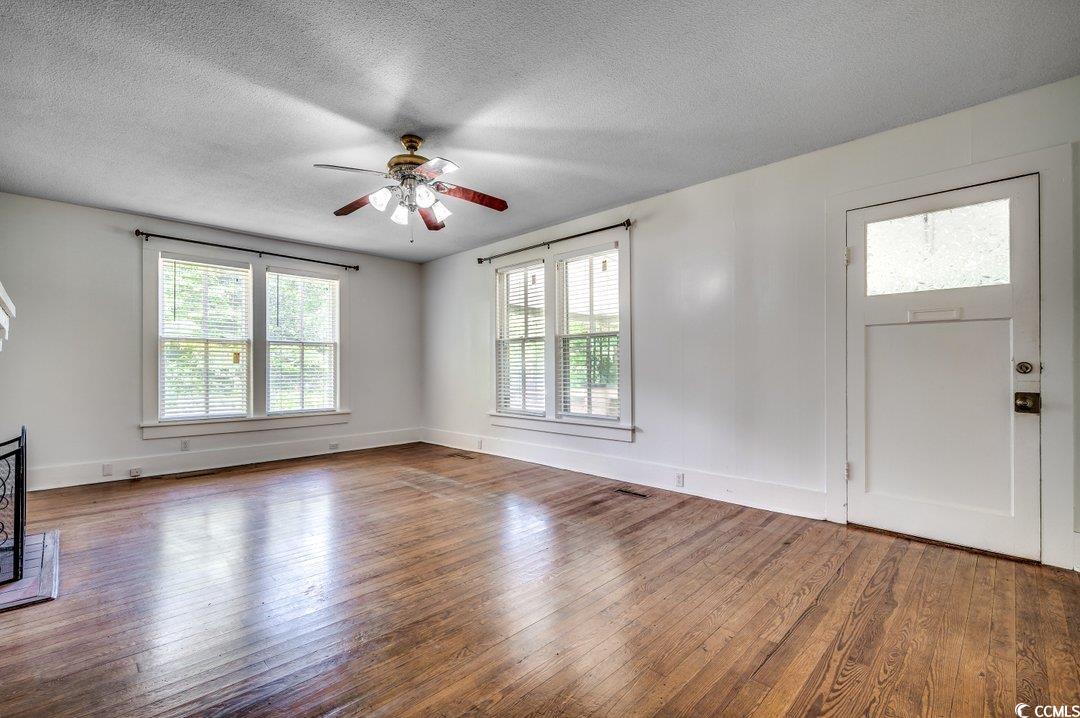 222 East Wine Street Mullins, SC 29574 - Photo 5 of 34