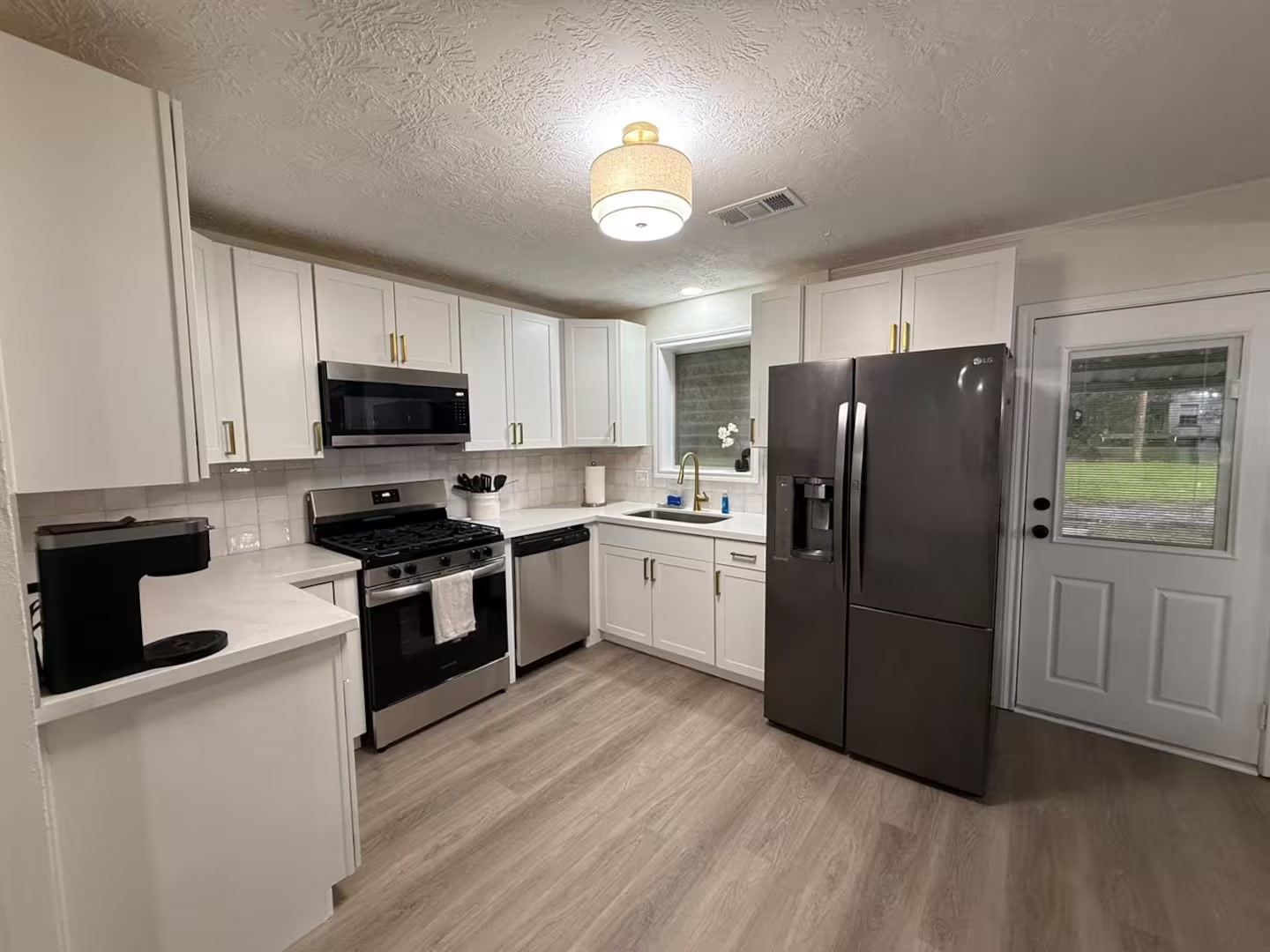 7035 Hurley Drive Beaumont, TX 77708 - Photo 2 of 26
