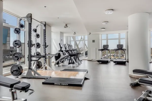 $4,850 | 100 Lovejoy Place, Unit 10H, Boston, MA 02114