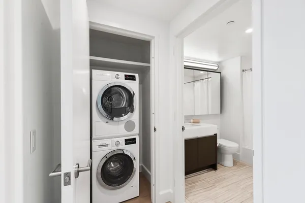 $4,850 | 100 Lovejoy Place, Unit 10H, Boston, MA 02114