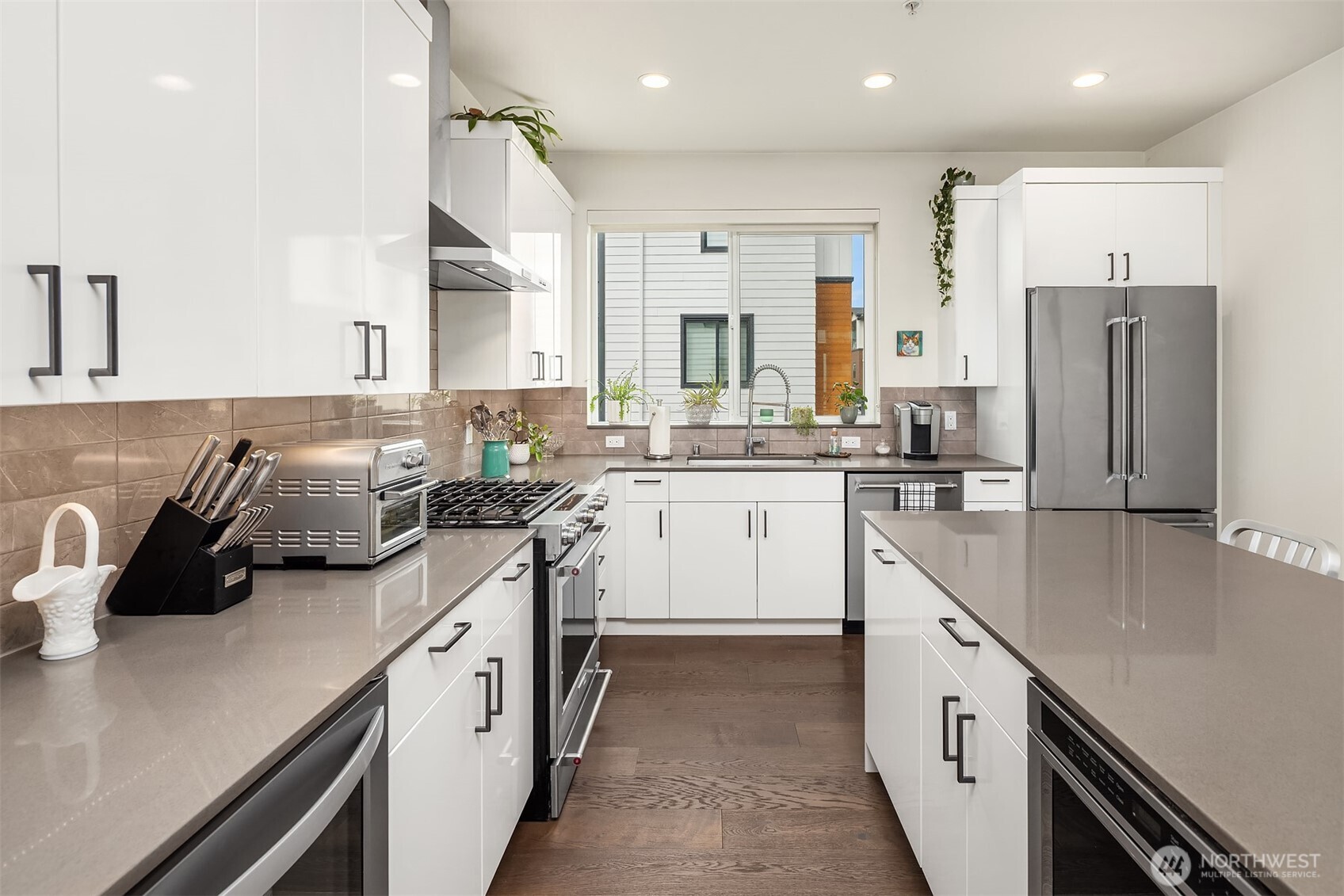 9632 Northeast 183rd Street, Unit B Bothell, WA 98011 - Photo 3 of 29