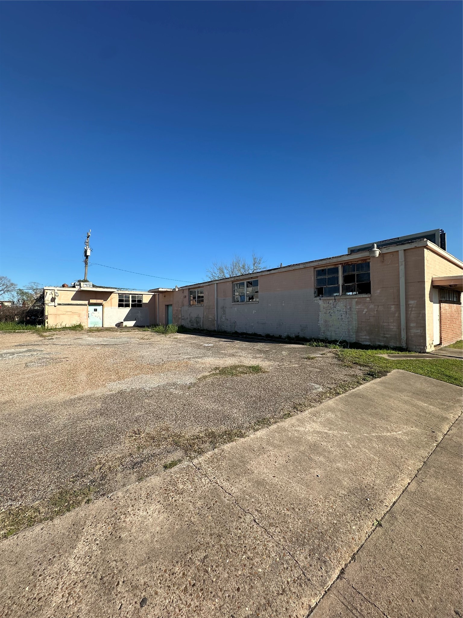 8243 Telephone Road Houston, TX 77061 - Photo 2 of 4 Gallery Image 2