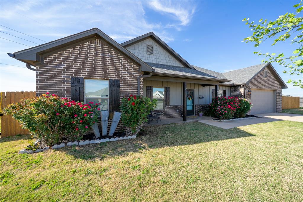 132 Addie Way Tuscola, TX 79562 - Photo 2 of 37 a front view of house with yard