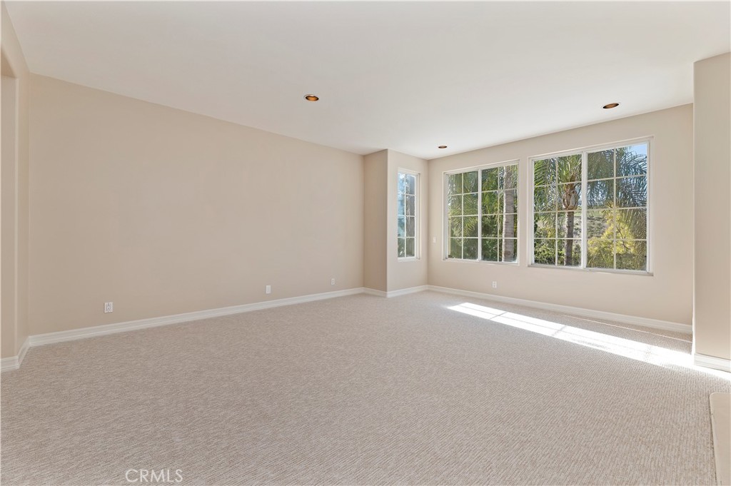 8 Nidden Irvine, CA 92603 - Photo 31 of 77 an empty room with a window