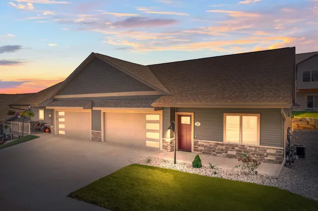 $449,820 | 28 Sienna Hills, Mount Horeb, WI 53572