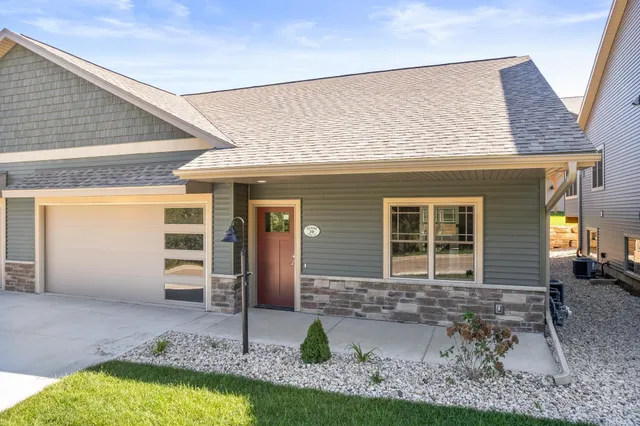 $449,820 | 28 Sienna Hills, Mount Horeb, WI 53572