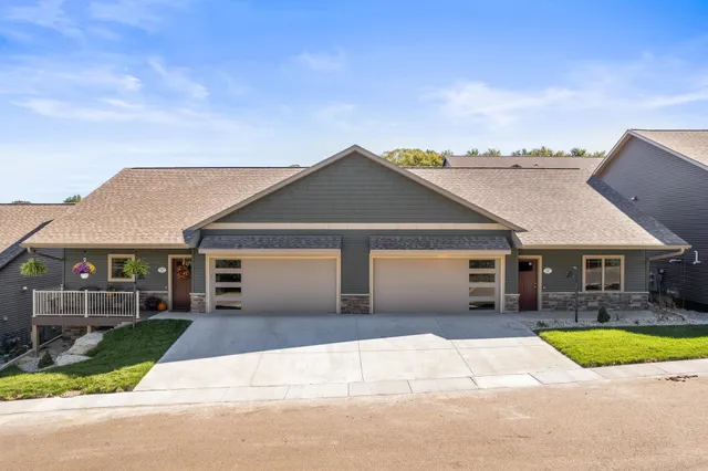 $449,820 | 28 Sienna Hills, Mount Horeb, WI 53572