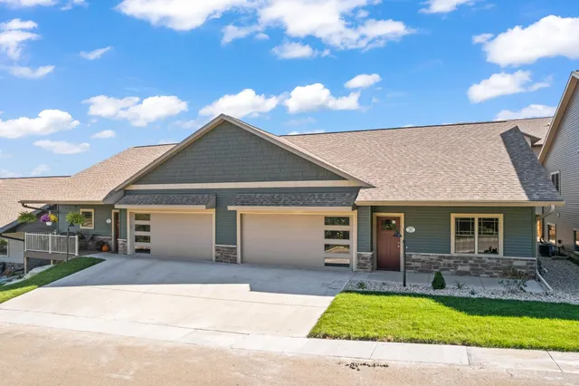 $449,820 | 28 Sienna Hills, Mount Horeb, WI 53572
