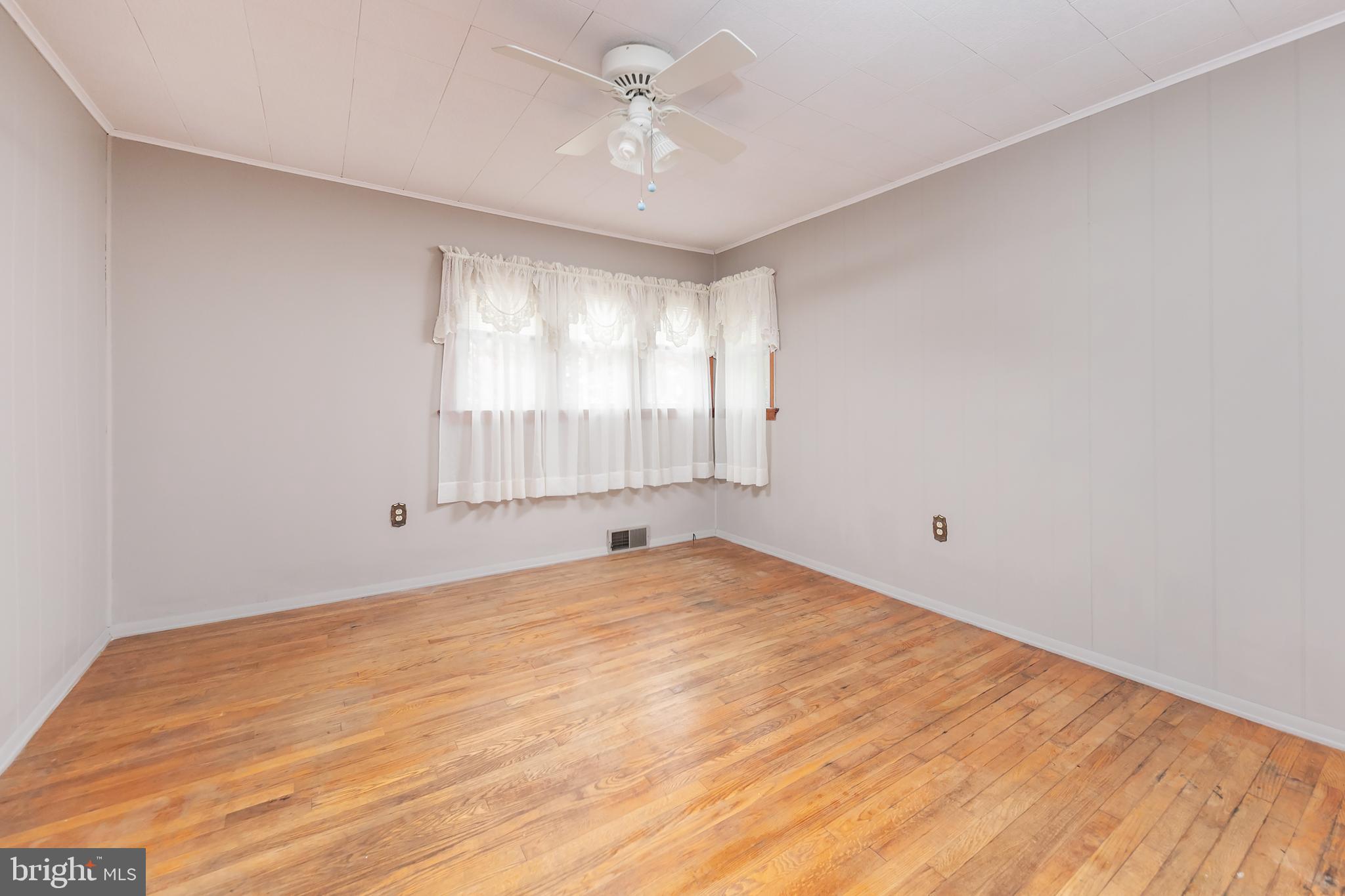 275 Cleveland Avenue Carneys Point, NJ 08069 - Photo 8 of 18 Gallery Image 8