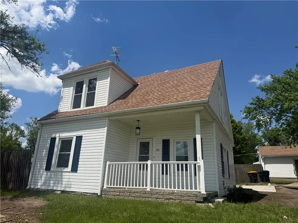 $299,900 | 1401 West Chestnut Street, Savannah, MO 64485