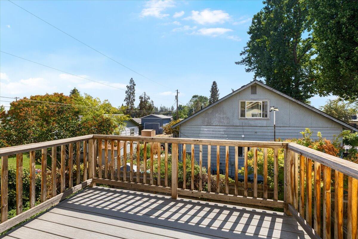 114 Cedar Street Central Point, OR 97502 - Photo 28 of 47 15-CI_2936