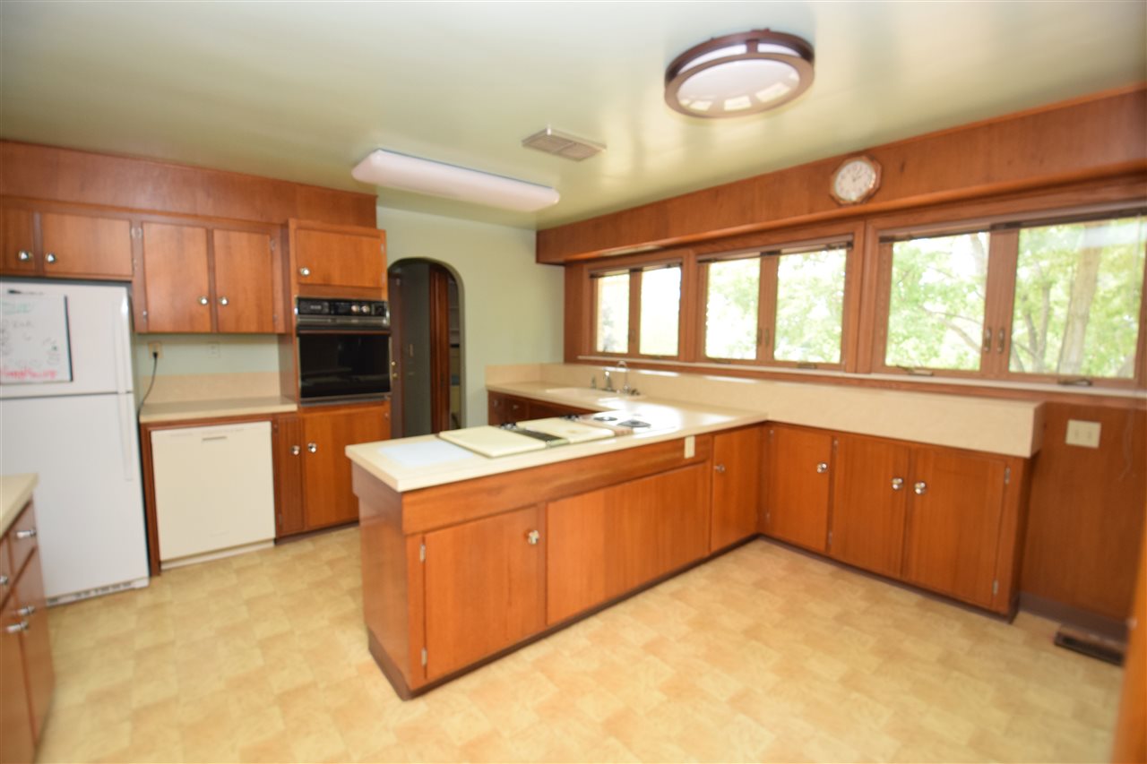 15500 Jennings Road Fenton, MI 48430 - Photo 10 of 26 50021597-9.JPG