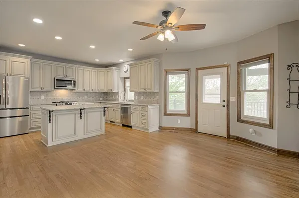 $500,000 | 1004 Aspen Drive, Liberty, MO 64068