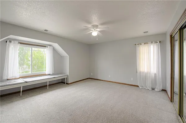 $500,000 | 1004 Aspen Drive, Liberty, MO 64068