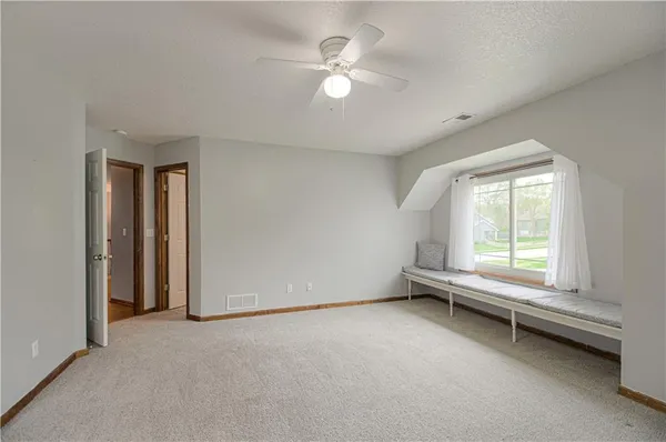 $500,000 | 1004 Aspen Drive, Liberty, MO 64068