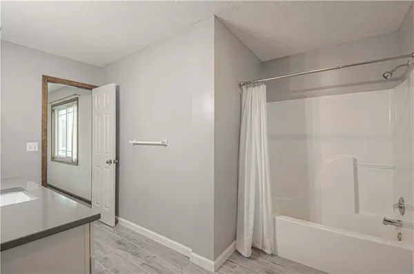 $500,000 | 1004 Aspen Drive, Liberty, MO 64068