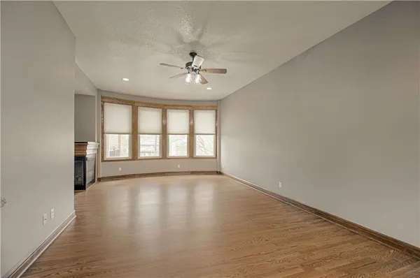 $500,000 | 1004 Aspen Drive, Liberty, MO 64068