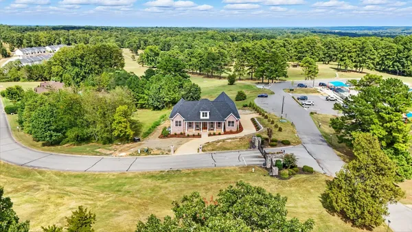 $989,900 | 500 Country Club Drive, Dickson, TN 37055