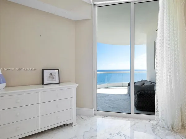 $17,000 | 16047 Collins Avenue, Unit 2602, Sunny Isles Beach, FL 33160