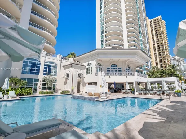 $17,000 | 16047 Collins Avenue, Unit 2602, Sunny Isles Beach, FL 33160