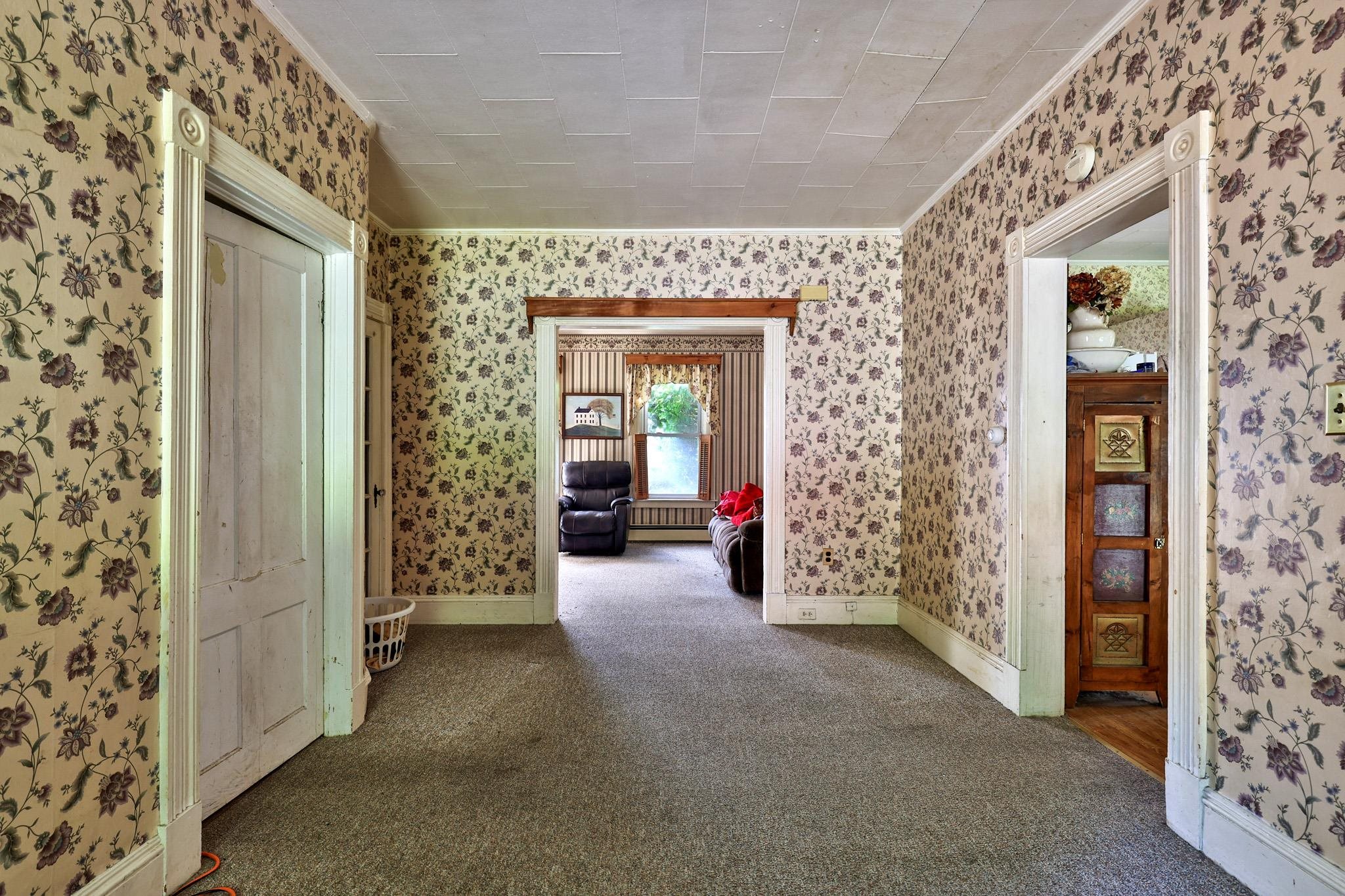 55 Pierpoint Avenue Rutland, VT 05701 - Photo 9 of 27 Gallery Image 9