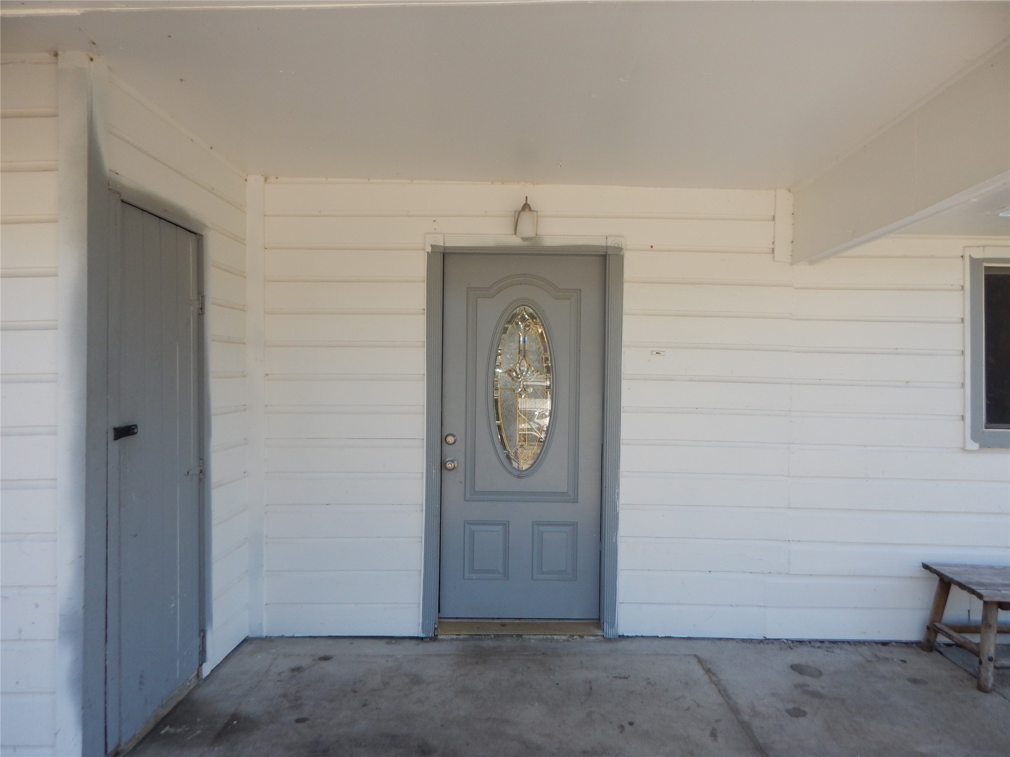 206 Arnett Lane Houston, TX 77037 - Photo 3 of 28 a view of an front door
