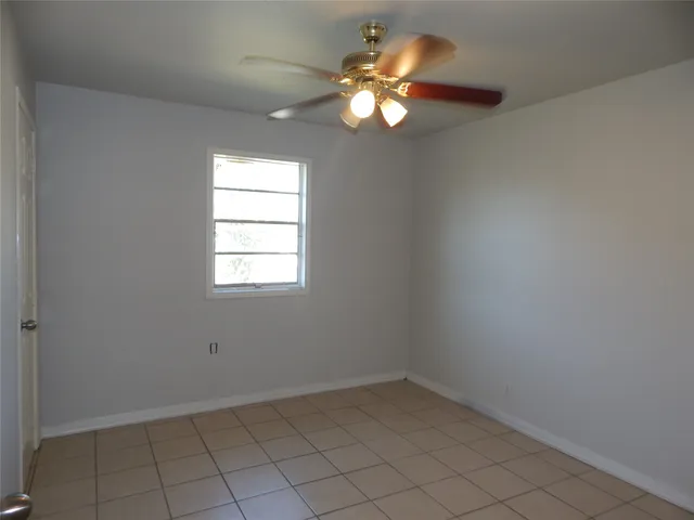 $1,700 | 206 Arnett Lane, Houston, TX 77037