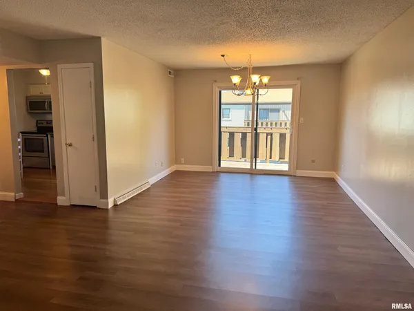 $76,900 | 1901 Jeanette Lane, Unit 6, Springfield, IL 62702