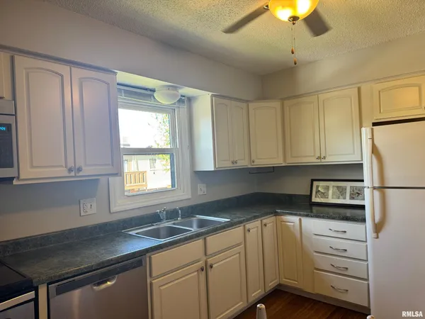 $76,900 | 1901 Jeanette Lane, Unit 6, Springfield, IL 62702