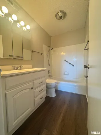 $76,900 | 1901 Jeanette Lane, Unit 6, Springfield, IL 62702