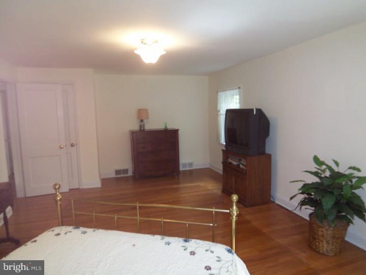 263 Avon Road Springfield, PA 19064 - Photo 13 of 25 Bedroom - Main