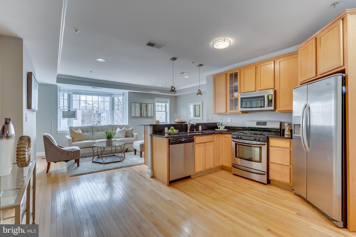 2510 Ontario Road Northwest, Unit 3 Washington, DC 20009 - Photo 2 of 12 Bright living space