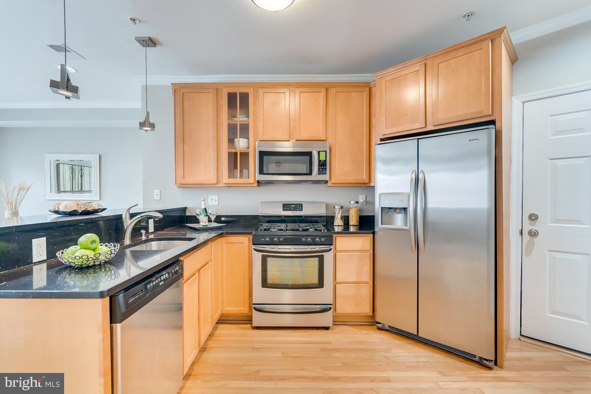 2510 Ontario Road Northwest, Unit 3 Washington, DC 20009 - Photo 3 of 12 Spacious kitchen