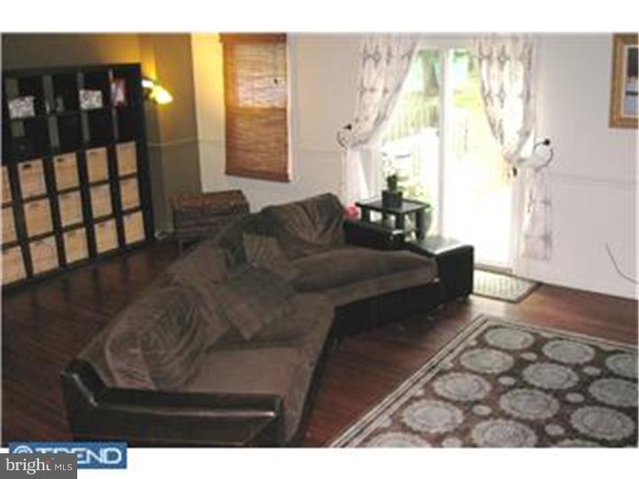 39 Raintree Drive Hamilton, NJ 08690 - Photo 4 of 12 Living Room