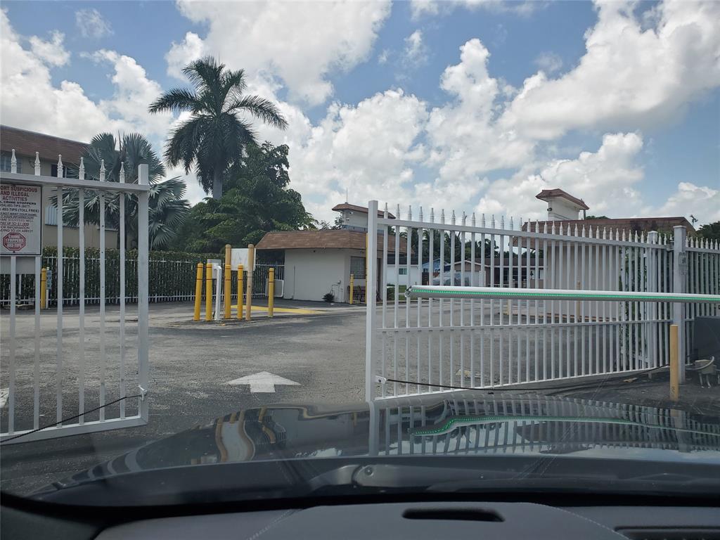5300 Washington Street, Unit 114C Hollywood, FL 33021 - Photo 23 of 25 a view of a house with a balcony