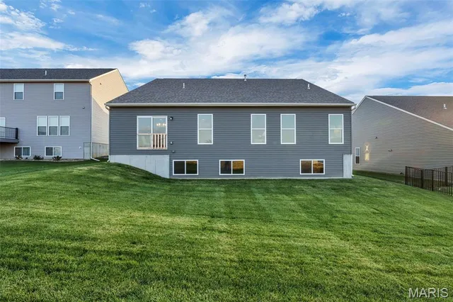 $580,784 | 207 Kreder Lane, St. Charles, MO 63304