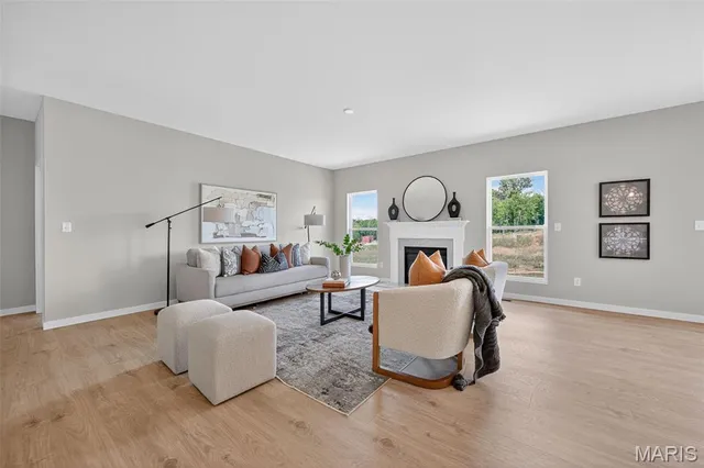 $580,784 | 207 Kreder Lane, St. Charles, MO 63304