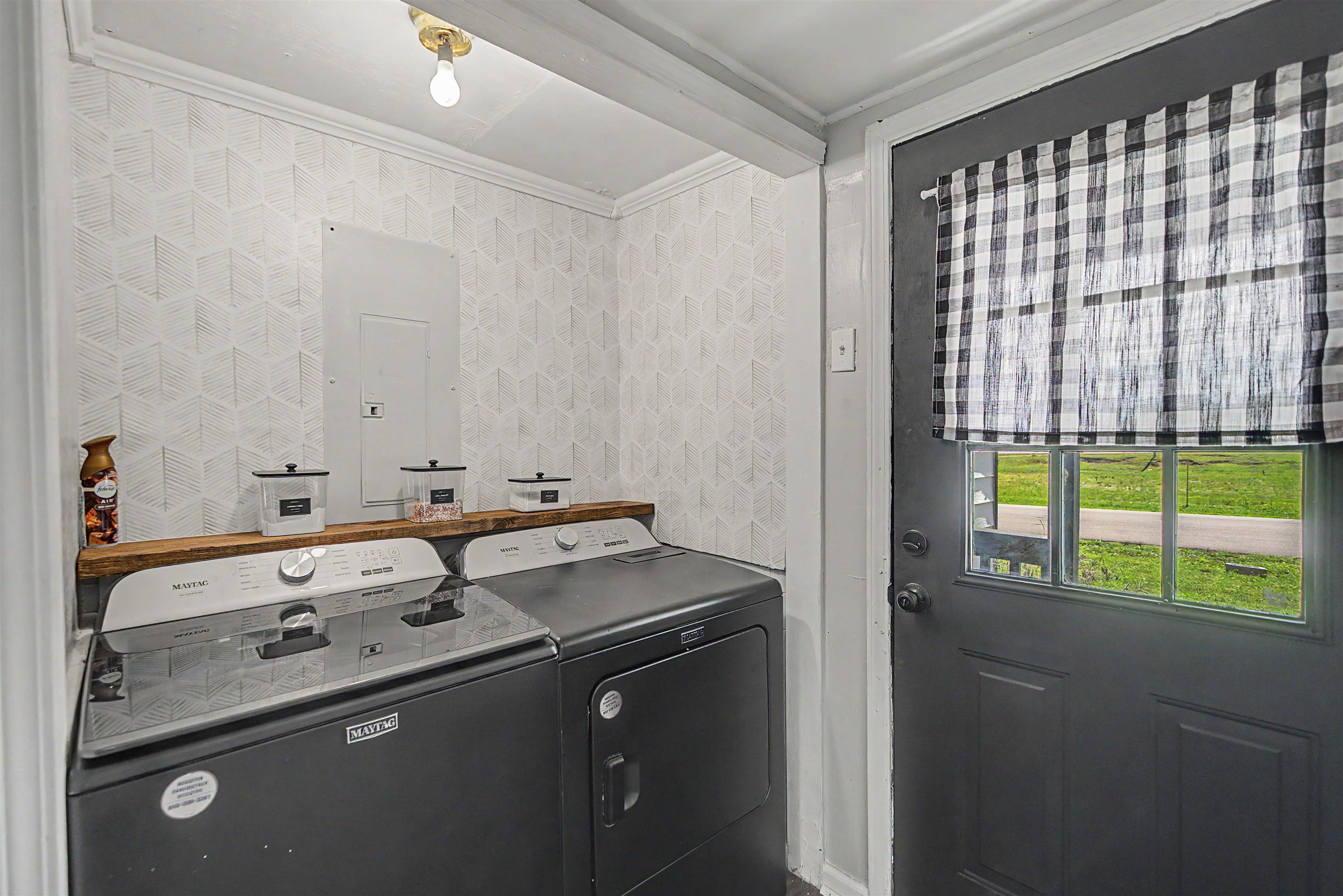 201 Walnut Street Adamsville, TN 38310 - Photo 22 of 26 Laundry room