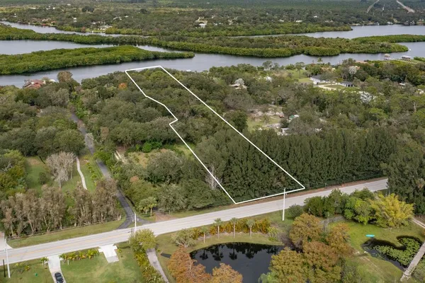 $679,900 | Undisclosed Address, Sebastian, FL 32958
