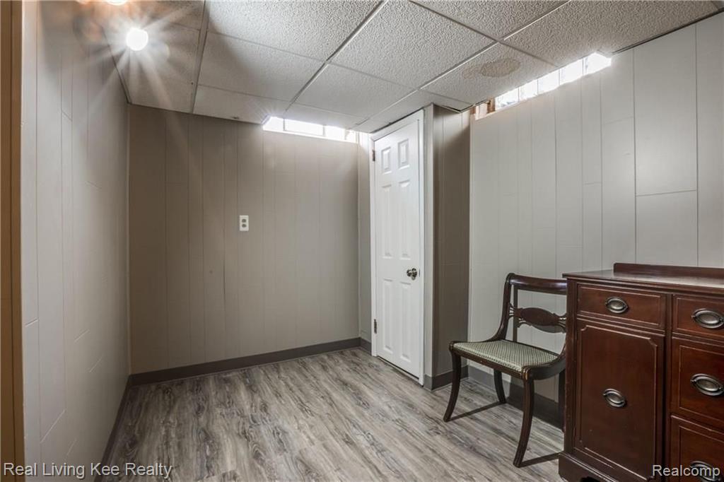 621 Rewold Drive Rochester, MI 48307 - Photo 23 of 34