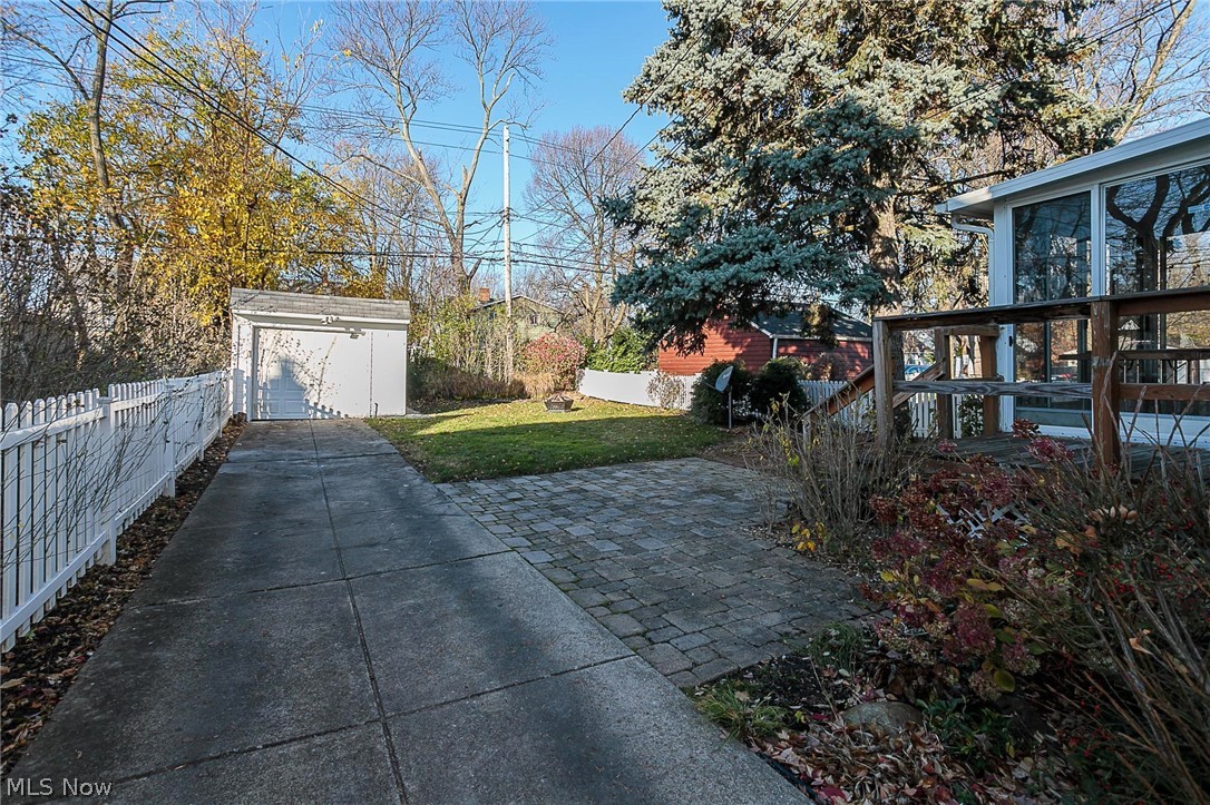 1094 Avondale Road Cleveland, OH 44121 - Photo 21 of 22