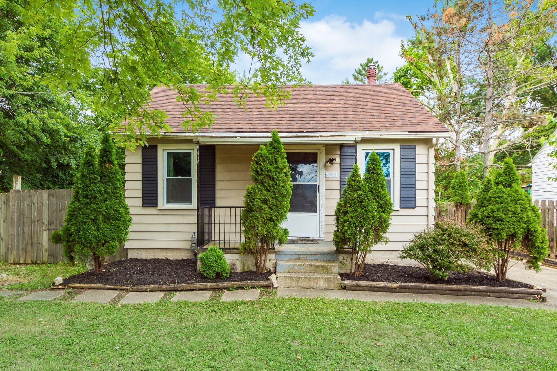 2366 Brooklyn Road Columbus, OH 43231 - Photo 2 of 17 Front of Home
