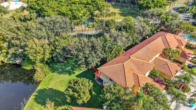 a sign that is on the side of the road