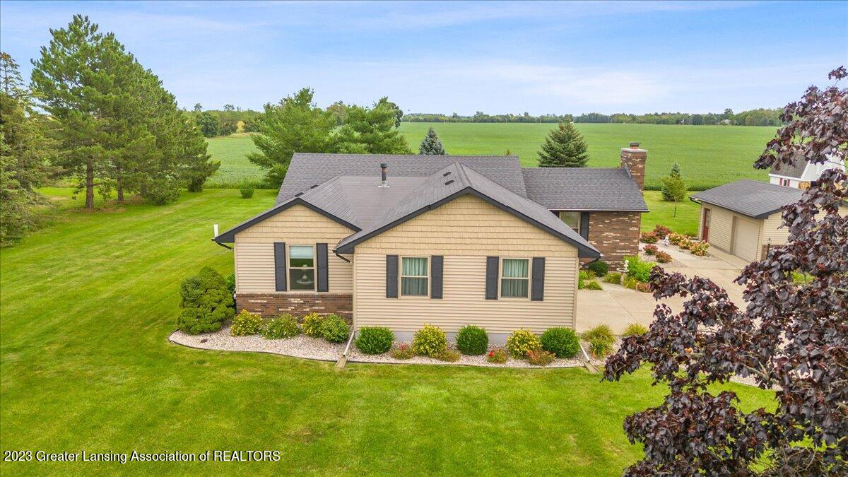 2803 South Loomis Road St. Johns, MI 48879 - Photo 2 of 40 02-Media Jett-2