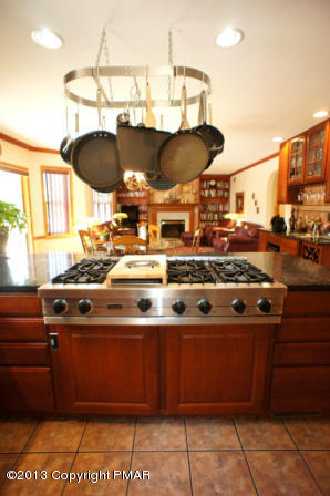 410 Edgemont Road Stroudsburg, PA 18360 - Photo 3 of 51 Viking Gas Stove