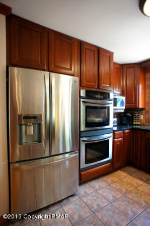 410 Edgemont Road Stroudsburg, PA 18360 - Photo 4 of 51 Fridgerator and Double Wall Ovens