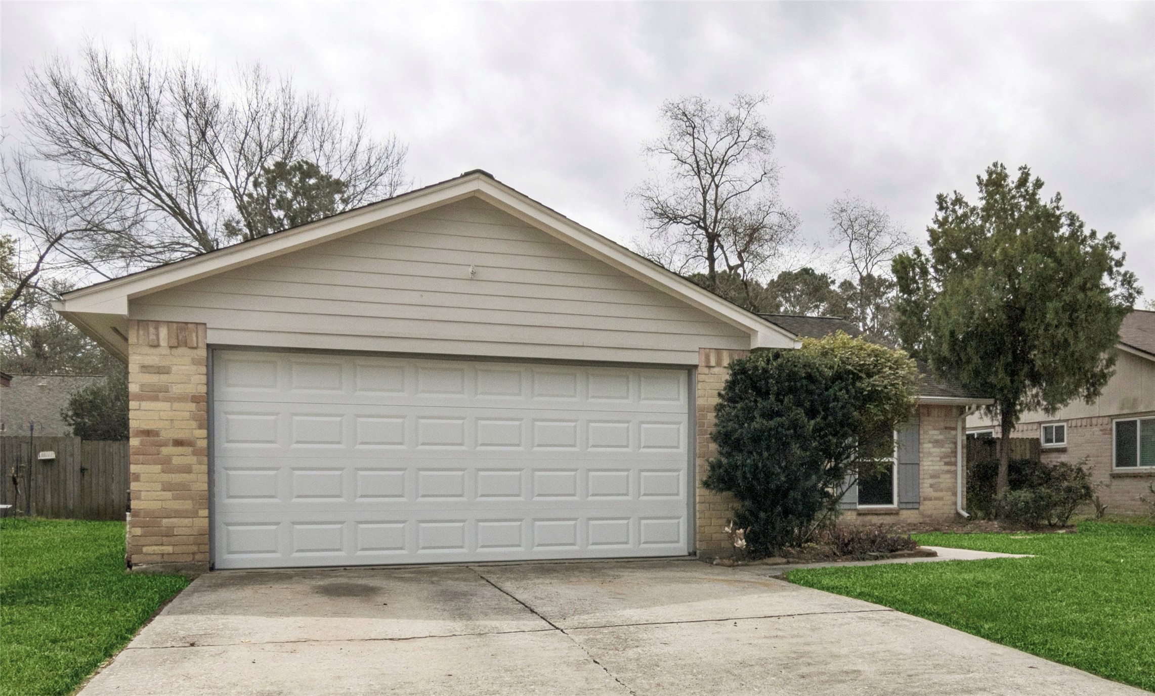 9211 Benwick Street Spring, TX 77379 - Photo 2 of 24