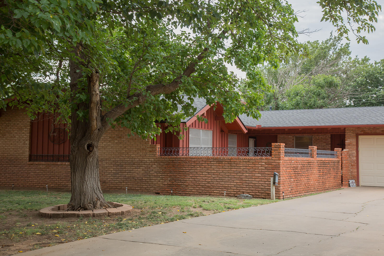 1311 Holliday Plainview, TX 79072 - Photo 2 of 68 _MG_1176