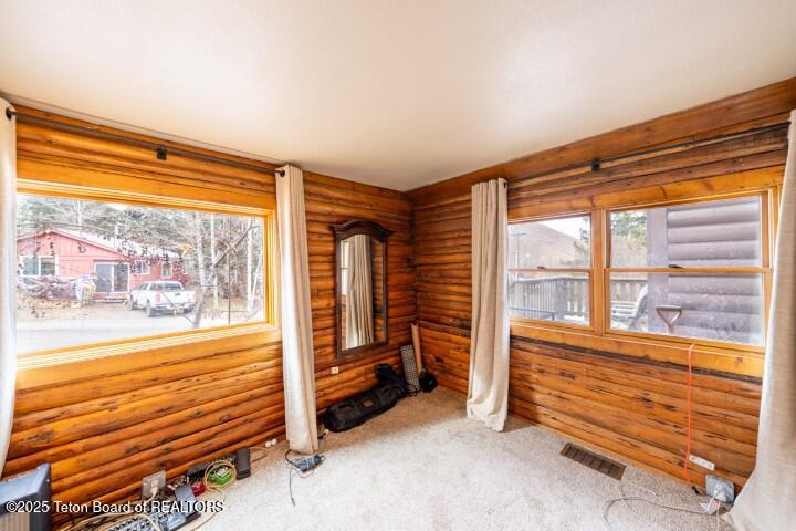 750 South Millward Street Jackson, WY 83001 - Photo 14 of 25 Bedroom 1 Windows