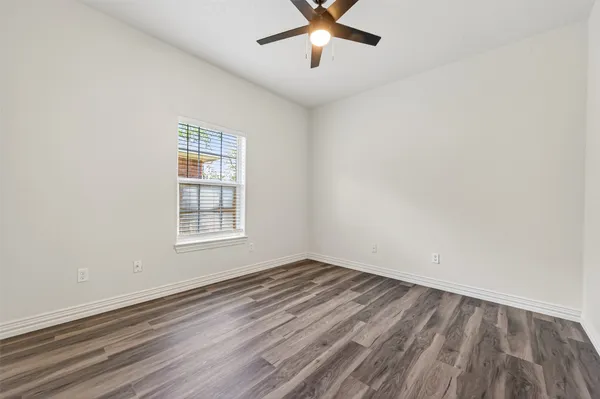 $2,500 | 5905 Sawyer Drive, Pearland, TX 77581